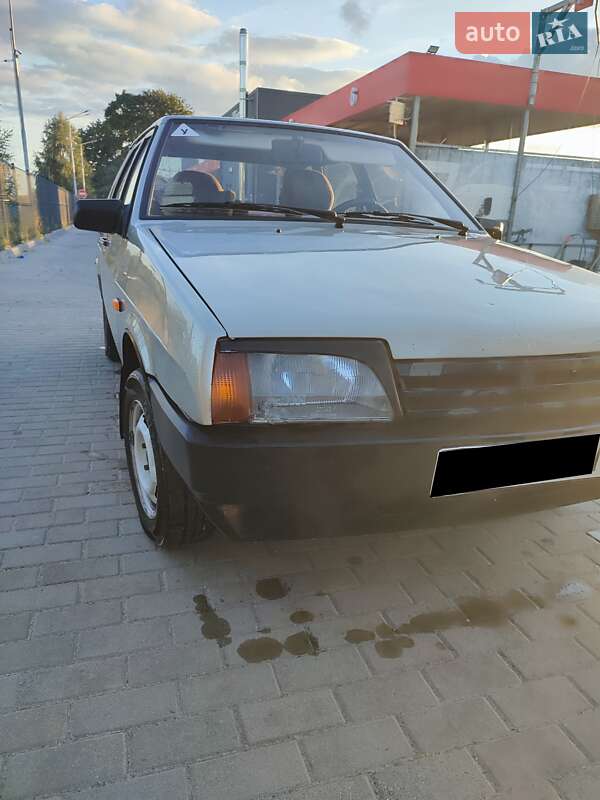 Хэтчбек ВАЗ / Lada 2109 2007 в Ровно