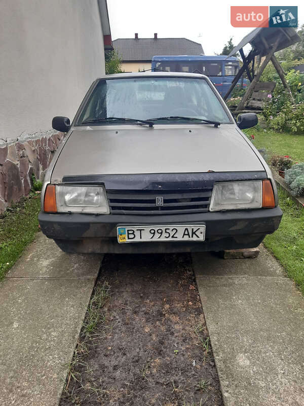 Хэтчбек ВАЗ 2109 2002 в 