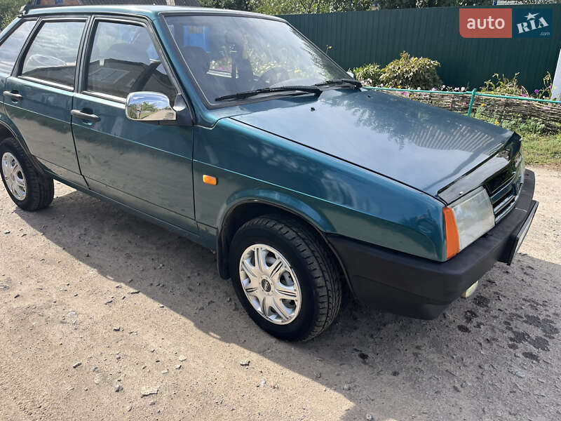 Хэтчбек ВАЗ / Lada 2109 1998 в Зенькове