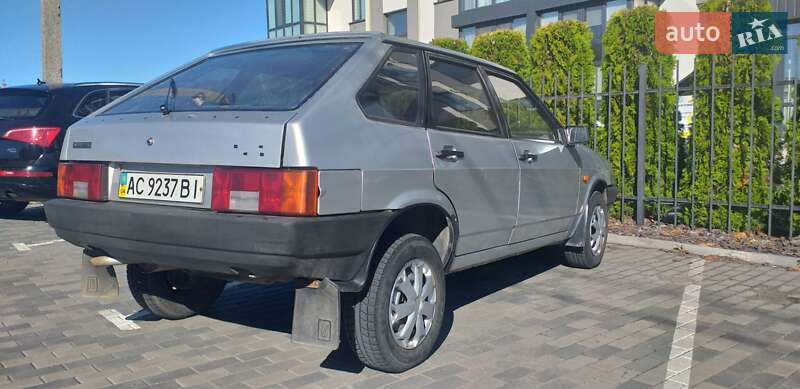 Хэтчбек ВАЗ / Lada 2109 2003 в Луцке