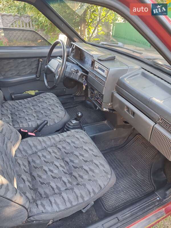 Хэтчбек ВАЗ / Lada 2109 2002 в Каменском