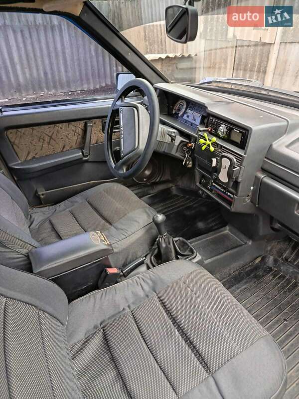 Хэтчбек ВАЗ / Lada 2109 2003 в Барвенкове фото 5 Хэтчбек ВАЗ / Lada 2109 2003 в Барвенкове