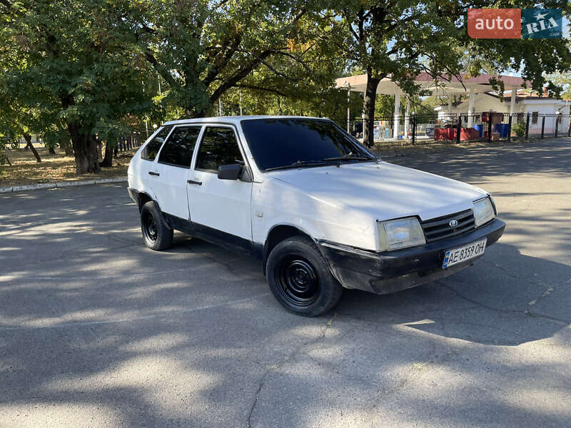 Хэтчбек ВАЗ 2109 1988 в 