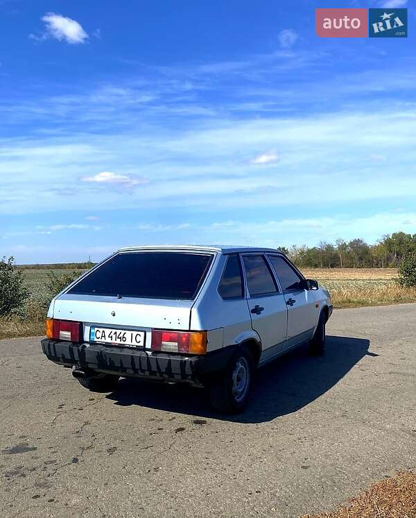 Хэтчбек ВАЗ / Lada 2109 2003 в Новоархангельске