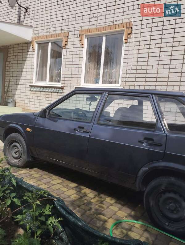 Хэтчбек ВАЗ / Lada 2109 2000 в Запорожье фото 4 Хэтчбек ВАЗ / Lada 2109 2000 в Запорожье
