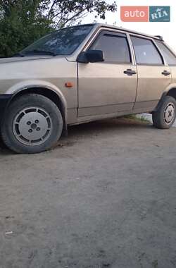 Хэтчбек ВАЗ 2109 1998 в 