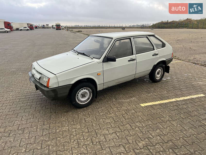 Хэтчбек ВАЗ / Lada 2109 1990 в Одессе фото 3 Хэтчбек ВАЗ / Lada 2109 1990 в Одессе