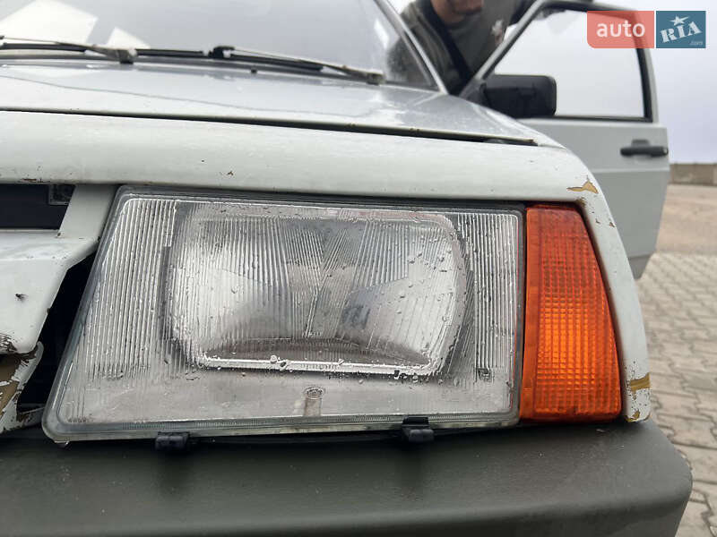 Хэтчбек ВАЗ / Lada 2109 1990 в Одессе фото 13 Хэтчбек ВАЗ / Lada 2109 1990 в Одессе