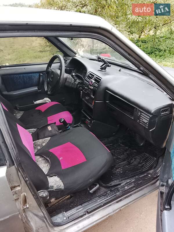 Хэтчбек ВАЗ / Lada 2109 1991 в Теофиполе