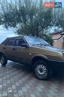 Хэтчбек ВАЗ 2109 1999 в  фото 2 Хэтчбек ВАЗ 2109 1999 в
