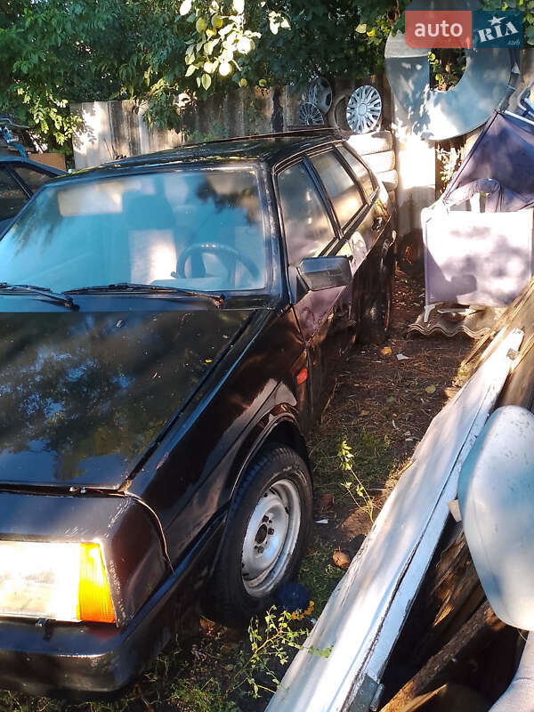 Хэтчбек ВАЗ / Lada 2109 1999 в Хотине фото 3 Хэтчбек ВАЗ / Lada 2109 1999 в Хотине