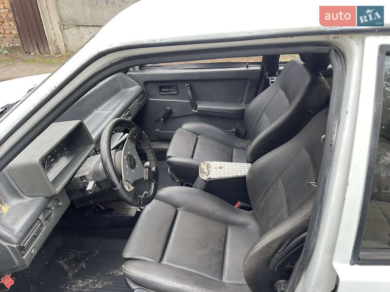 Хетчбек ВАЗ / Lada 2109 1992 в Золотоноші фото 7 Хетчбек ВАЗ / Lada 2109 1992 в Золотоноші