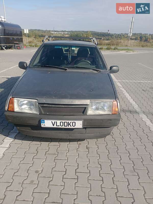 Хэтчбек ВАЗ / Lada 2109 2000 в Львове