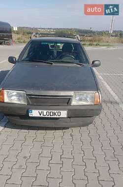 Хэтчбек ВАЗ 2109 2000 в 