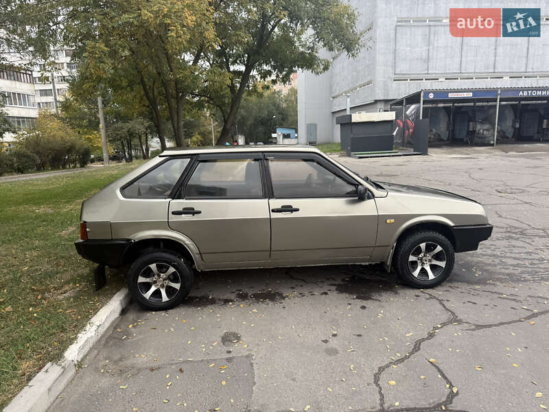 Хетчбек ВАЗ / Lada 2109 2002 в Запоріжжі фото 8 Хетчбек ВАЗ / Lada 2109 2002 в Запоріжжі