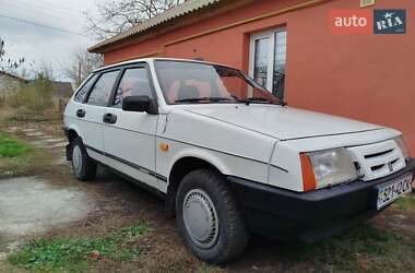 Хэтчбек ВАЗ 2109 1992 в 