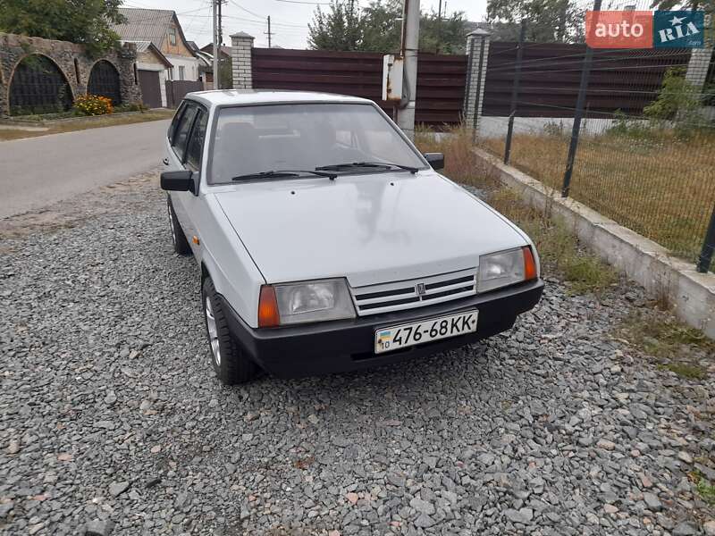 Хетчбек ВАЗ / Lada 2109 1990 в Києві фото 2 Хетчбек ВАЗ / Lada 2109 1990 в Києві