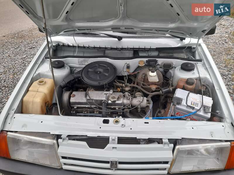 Хетчбек ВАЗ / Lada 2109 1990 в Києві фото 6 Хетчбек ВАЗ / Lada 2109 1990 в Києві