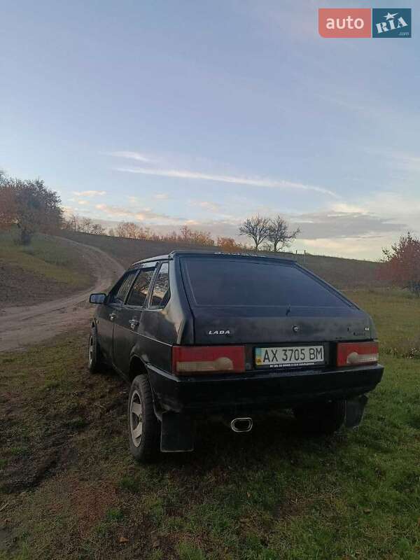 Хэтчбек ВАЗ / Lada 2109 1990 в Змиеве фото 2 Хэтчбек ВАЗ / Lada 2109 1990 в Змиеве