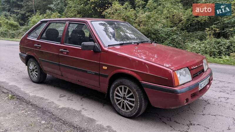 Хэтчбек ВАЗ / Lada 2109 1998 в Ровно