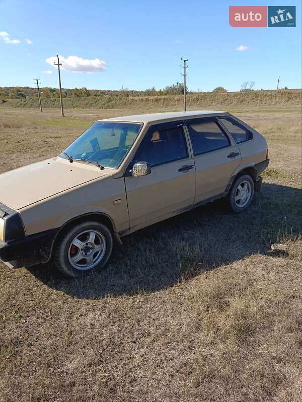 Хэтчбек ВАЗ / Lada 2109 1988 в Сарате фото 8 Хэтчбек ВАЗ / Lada 2109 1988 в Сарате