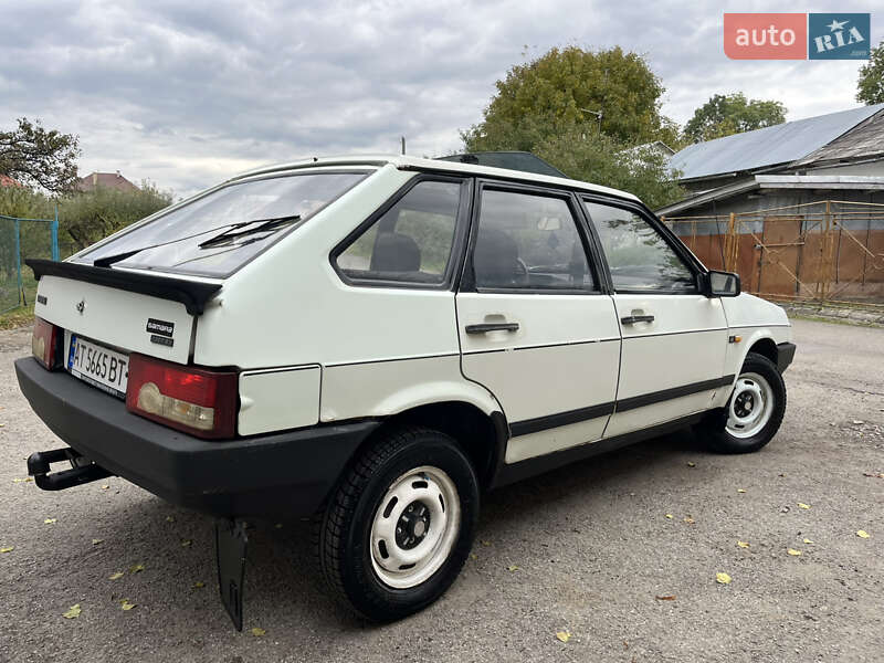 Хэтчбек ВАЗ / Lada 2109 1992 в Надворной фото 3 Хэтчбек ВАЗ / Lada 2109 1992 в Надворной