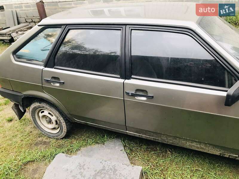 Хетчбек ВАЗ / Lada 2109 2002 в Коростишеві