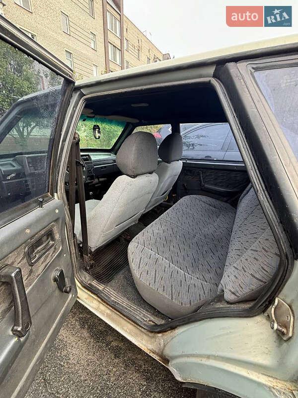 Хэтчбек ВАЗ / Lada 2109 2002 в Киеве фото 5 Хэтчбек ВАЗ / Lada 2109 2002 в Киеве