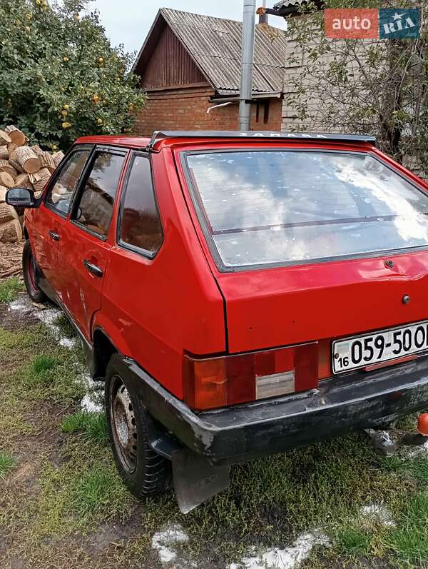 Хэтчбек ВАЗ / Lada 2109 1992 в Помошной