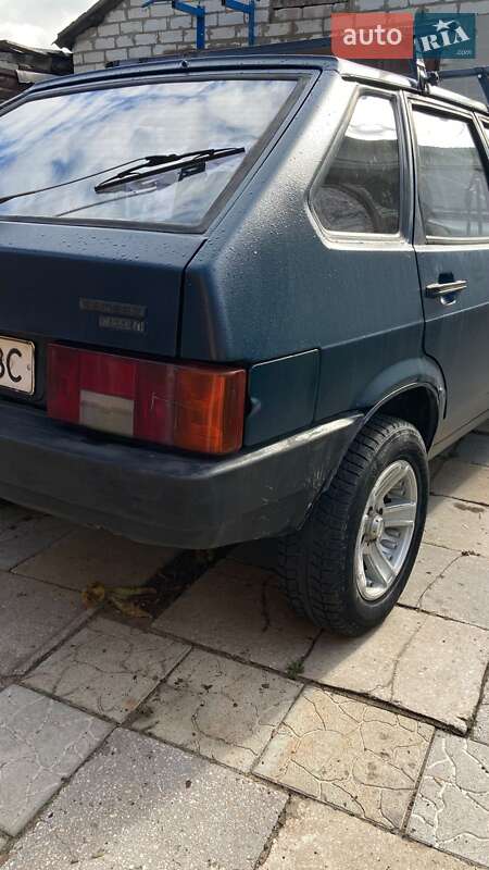 Хэтчбек ВАЗ / Lada 2109 1997 в Харькове фото 4 Хэтчбек ВАЗ / Lada 2109 1997 в Харькове