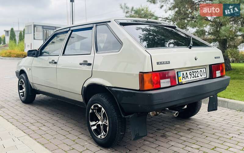 Хэтчбек ВАЗ / Lada 2109 2006 в Белогородке