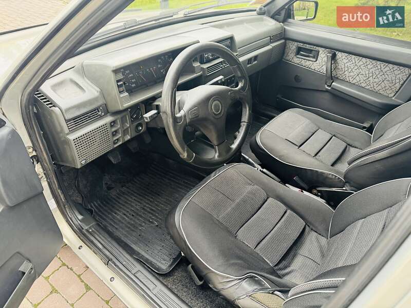 Хэтчбек ВАЗ / Lada 2109 2006 в Белогородке