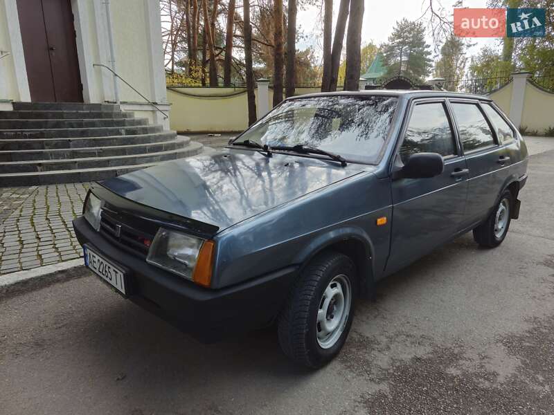 Хэтчбек ВАЗ / Lada 2109 2002 в Новомосковске фото 7 Хэтчбек ВАЗ / Lada 2109 2002 в Новомосковске