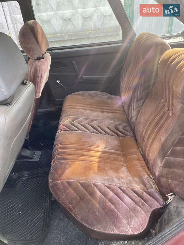 Хэтчбек ВАЗ / Lada 2109 1988 в Звягеле фото 9 Хэтчбек ВАЗ / Lada 2109 1988 в Звягеле