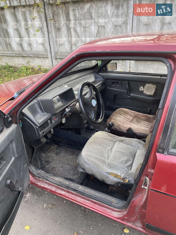 Хэтчбек ВАЗ / Lada 2109 1988 в Звягеле фото 7 Хэтчбек ВАЗ / Lada 2109 1988 в Звягеле
