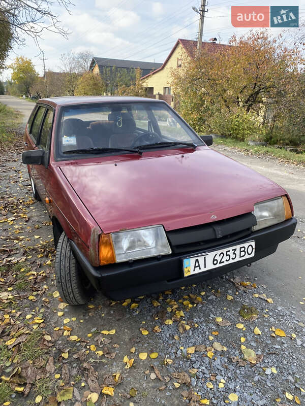 Хэтчбек ВАЗ / Lada 2109 1988 в Звягеле фото 6 Хэтчбек ВАЗ / Lada 2109 1988 в Звягеле