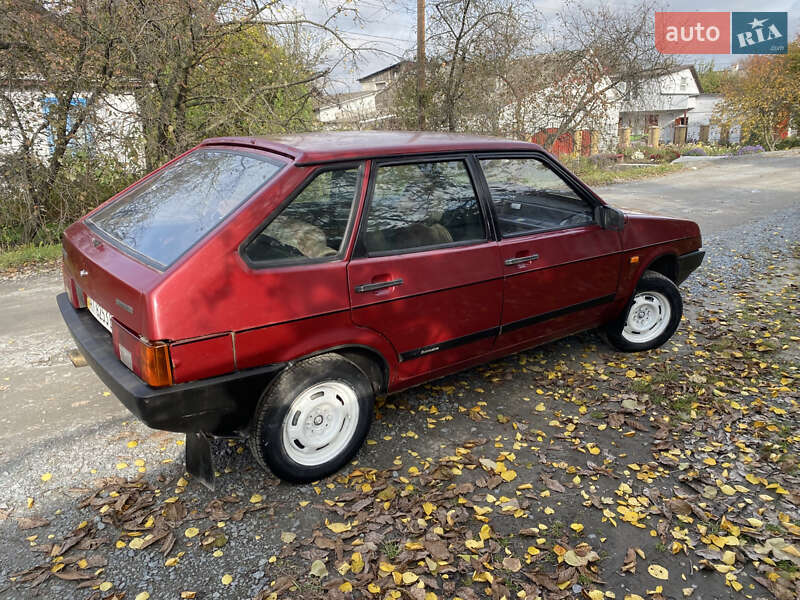 Хэтчбек ВАЗ / Lada 2109 1988 в Звягеле фото 5 Хэтчбек ВАЗ / Lada 2109 1988 в Звягеле