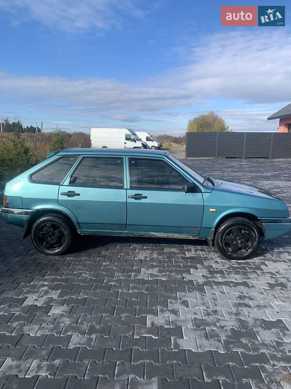 Хэтчбек ВАЗ / Lada 2109 1998 в Комарному