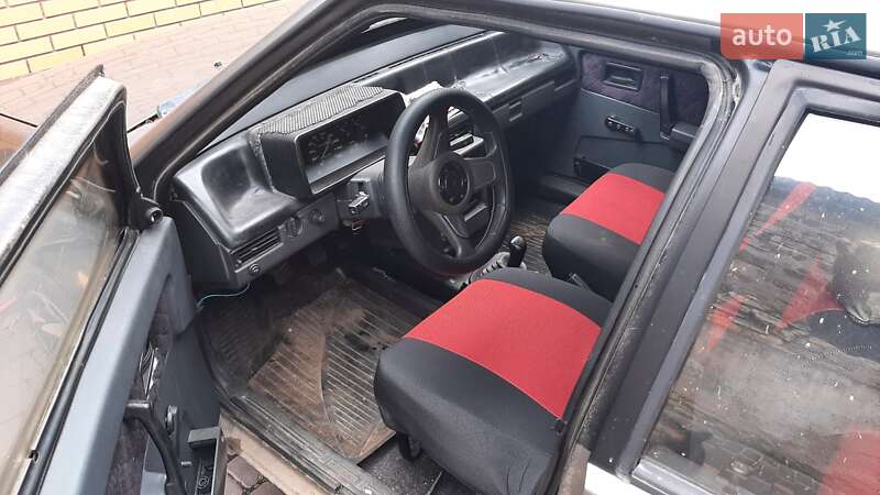 Хетчбек ВАЗ / Lada 2109 1991 в Миколаєві фото 3 Хетчбек ВАЗ / Lada 2109 1991 в Миколаєві