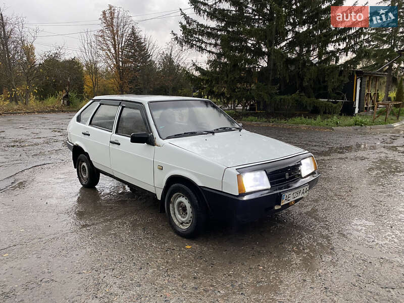 Хетчбек ВАЗ / Lada 2109 1989 в Кривому Розі фото 2 Хетчбек ВАЗ / Lada 2109 1989 в Кривому Розі