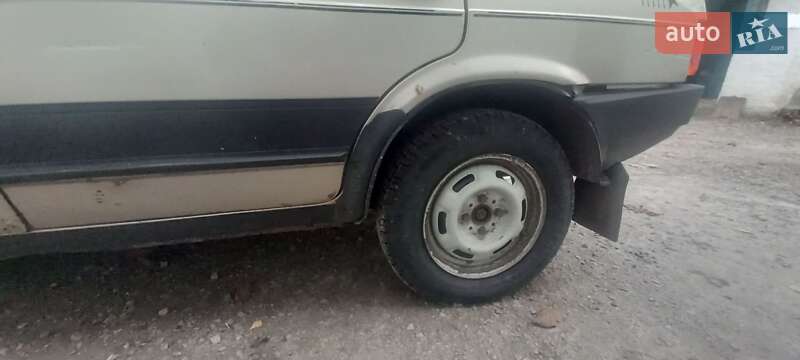 Хэтчбек ВАЗ / Lada 2109 1998 в Киеве фото 7 Хэтчбек ВАЗ / Lada 2109 1998 в Киеве
