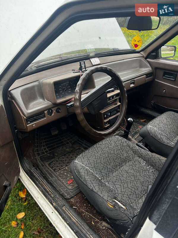 Хэтчбек ВАЗ / Lada 2109 1988 в Березане фото 10 Хэтчбек ВАЗ / Lada 2109 1988 в Березане