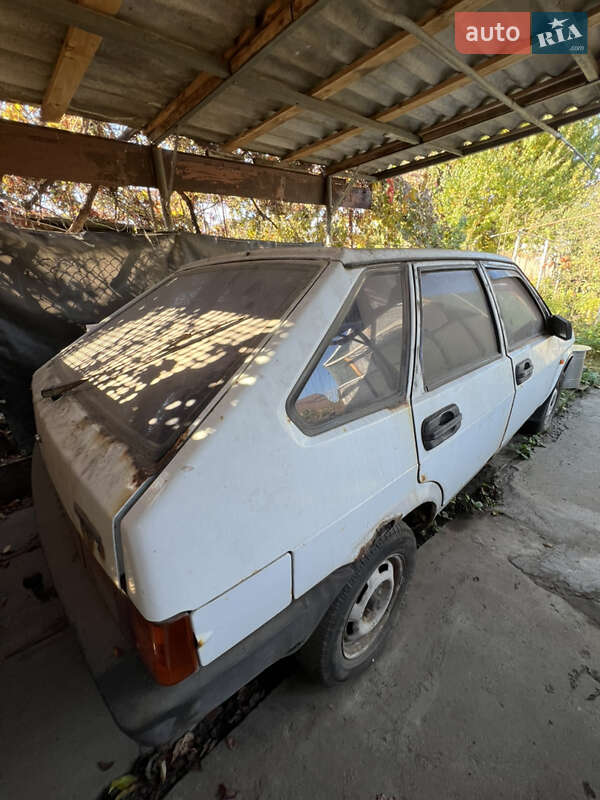 Хэтчбек ВАЗ / Lada 2109 1997 в Запорожье фото 4 Хэтчбек ВАЗ / Lada 2109 1997 в Запорожье