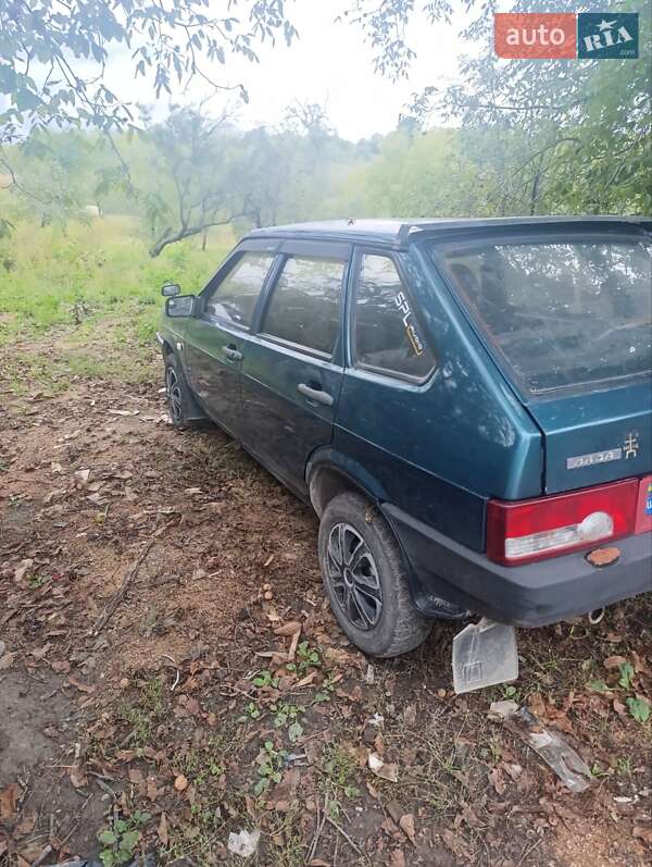 Хетчбек ВАЗ / Lada 2109 2001 в Тиврову фото 7 Хетчбек ВАЗ / Lada 2109 2001 в Тиврову