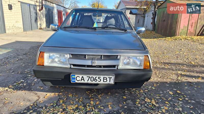 Хэтчбек ВАЗ / Lada 2109 1991 в Смеле фото 3 Хэтчбек ВАЗ / Lada 2109 1991 в Смеле