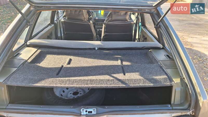 Хэтчбек ВАЗ / Lada 2109 1991 в Смеле фото 12 Хэтчбек ВАЗ / Lada 2109 1991 в Смеле