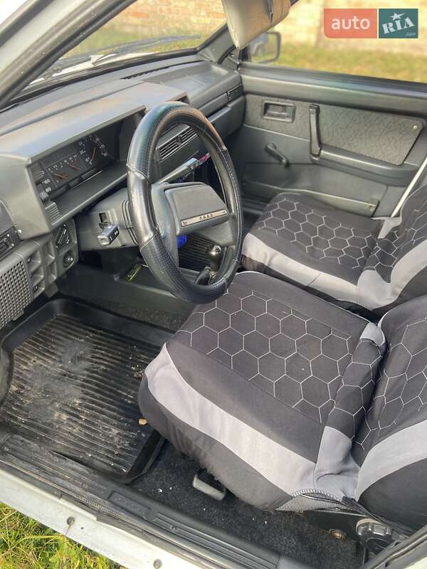 Хэтчбек ВАЗ / Lada 2109 2006 в Владимире фото 3 Хэтчбек ВАЗ / Lada 2109 2006 в Владимире