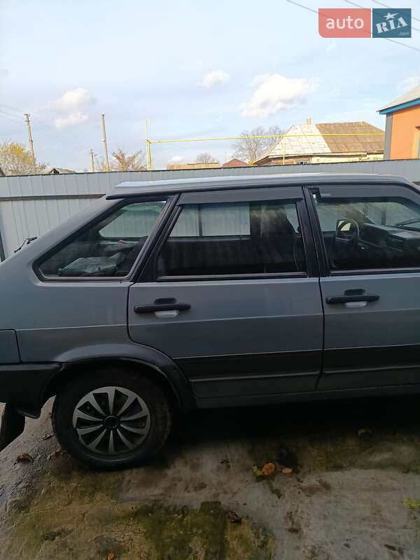 Хэтчбек ВАЗ / Lada 2109 2003 в Кролевце