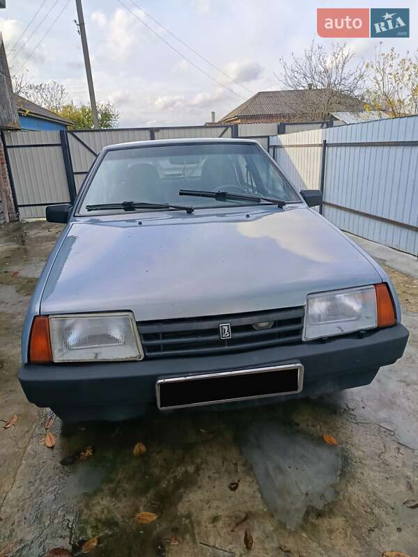 Хэтчбек ВАЗ / Lada 2109 2003 в Кролевце