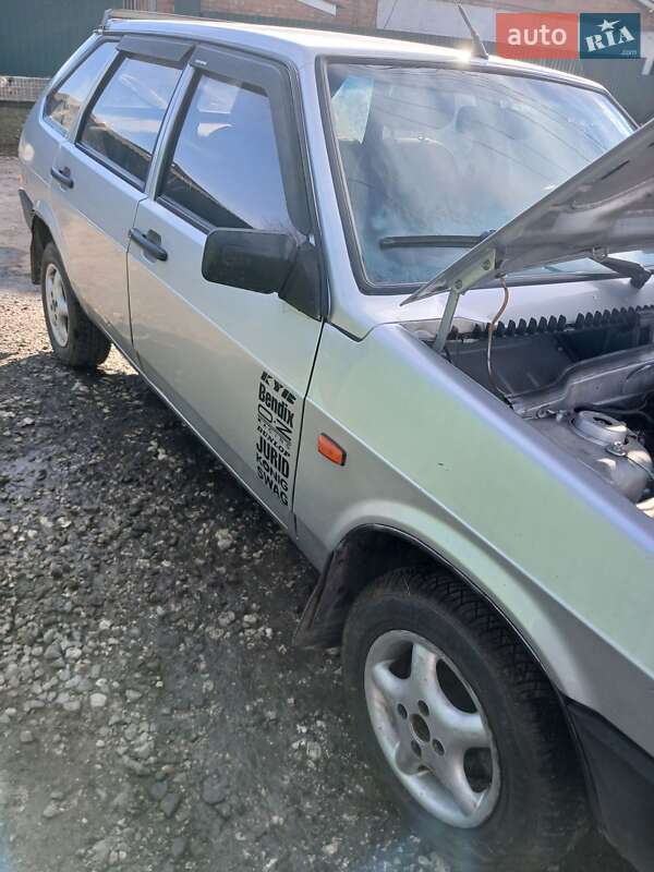 Хетчбек ВАЗ / Lada 2109 2002 в Хмільнику